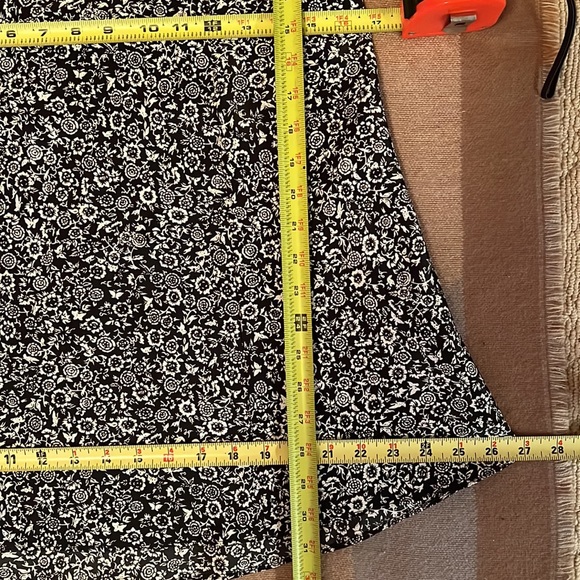 Floral dress with Red Roses embellishment - Picture 5 of 10